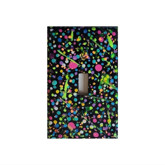 Hand Crafted Textured Abstract Design Single Toggle Light Switch Plate - Picture 2 of 2